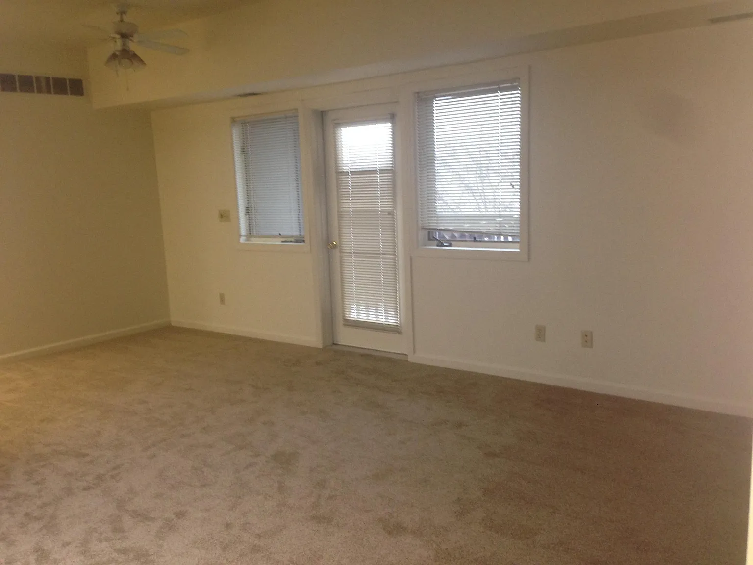 2 bed, 1250 sqft, $1,100 — Photo 2