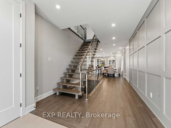 4th image of 937 Falaise Rd