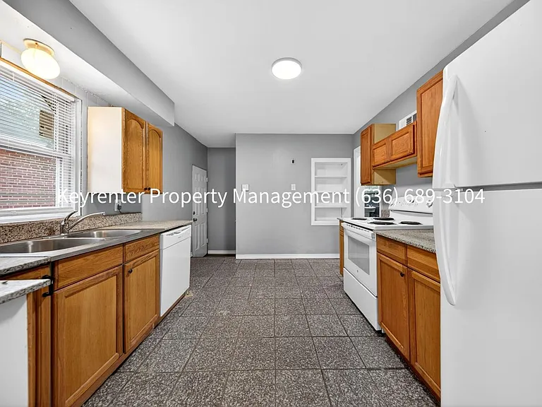 5936 Theodore Ave — Photo 4