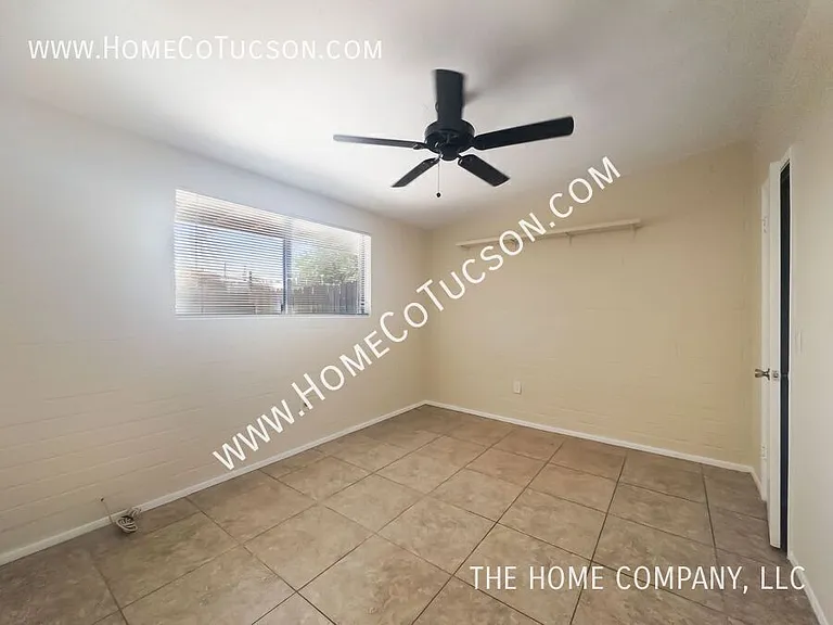 2233 N Catalina Ave — Photo 11