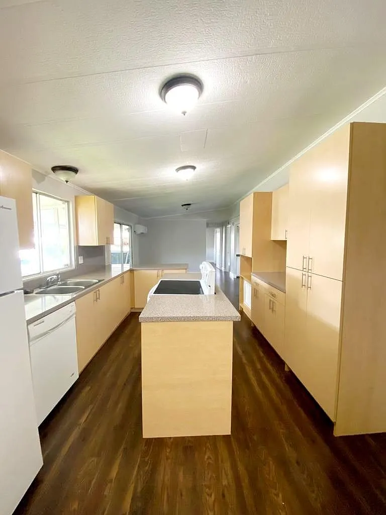 3 bed, 1440 sqft, $2,250 — Photo 3