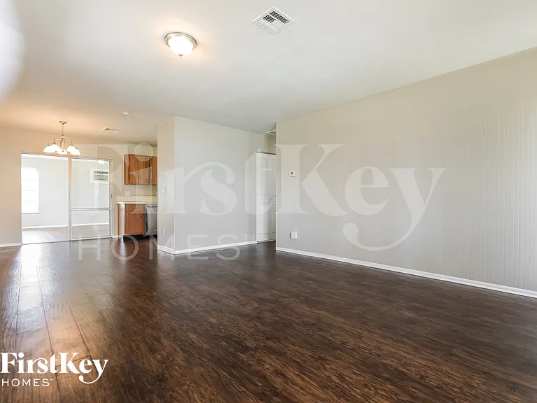 19061 Cochran Blvd — Photo 2