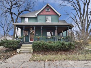 604 S 6th Ave, St Charles, IL 60174