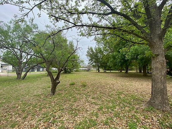 5th image of 522 Circle Dr