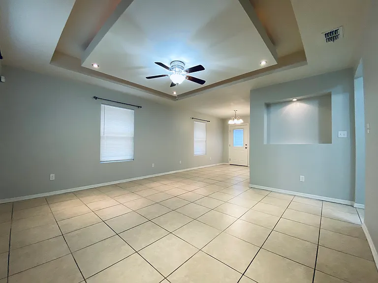 407 Baltic Ave #4 — Photo 2