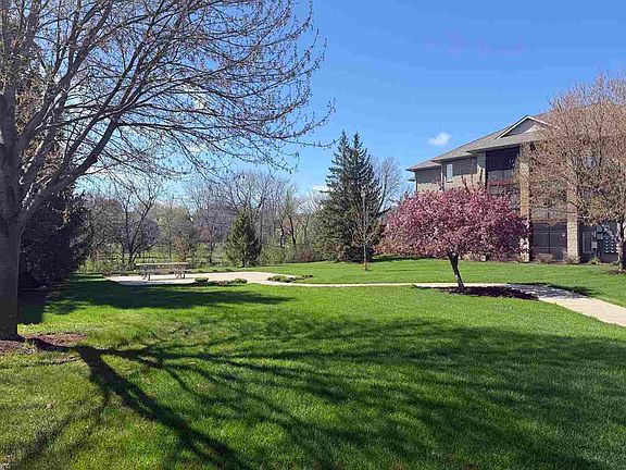 2nd image of 4385 Berkeley Ln