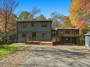 9 Bray Ct, Pelham, MA 01002