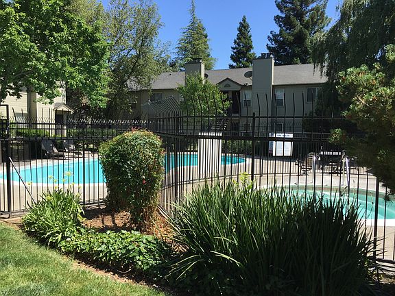 3rd image of 9131 Newhall Dr