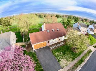 5423 Clubside Ln, Centreville, VA 20120