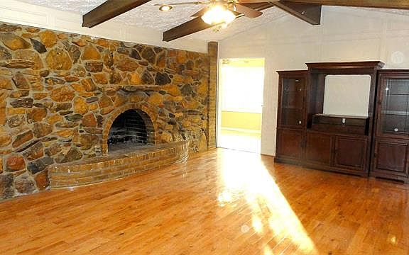 2nd image of 2608 Kimberly Ln