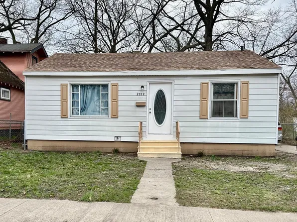2529 Hoyt St, Muskegon Heights, MI 49444