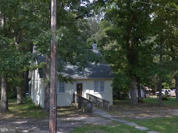 15 Braddock Ave, Hammonton, NJ 08037