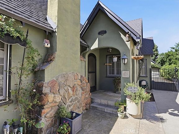 4th image of 4593 Merrill Ave