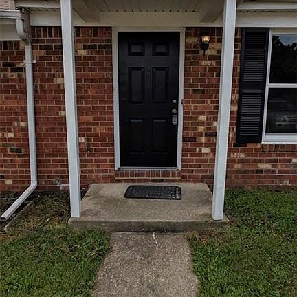 2nd image of 819 Wickford Dr