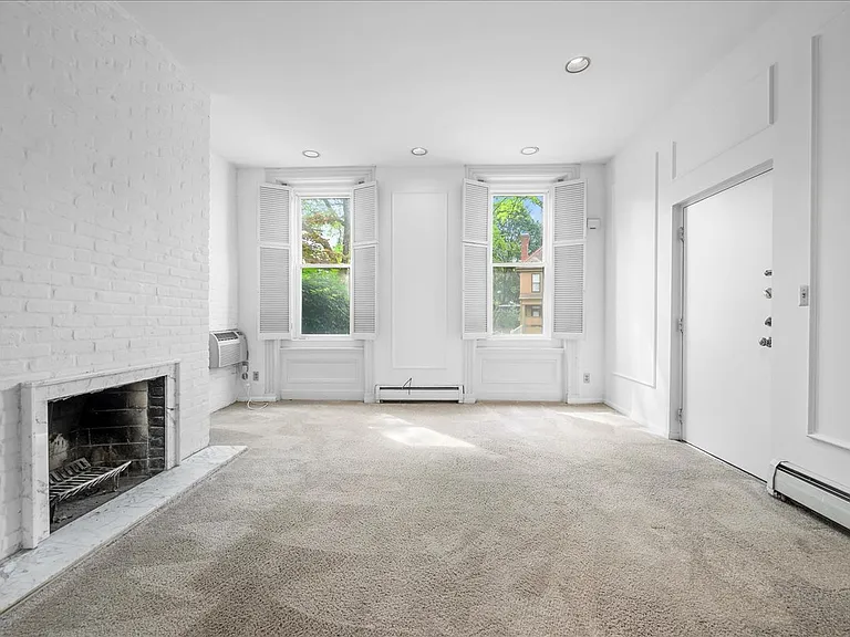 6007 Walnut St #12 — Photo 2