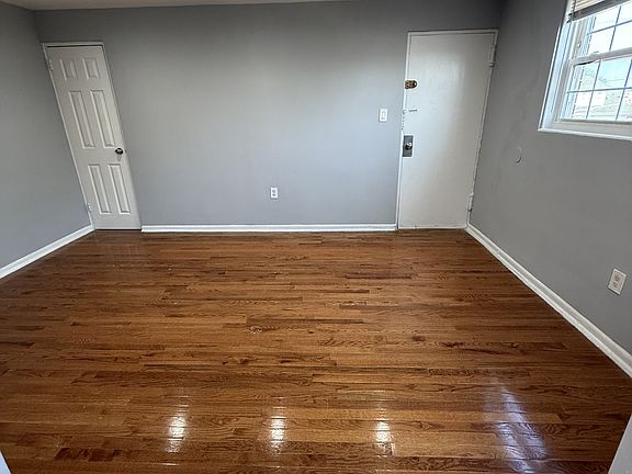 3rd image of 4132 Longshore Ave #3R