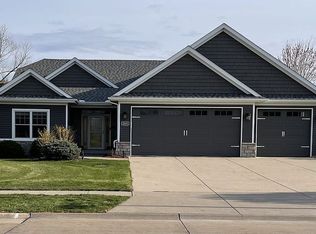 2031 E 58th St, Davenport, IA 52807