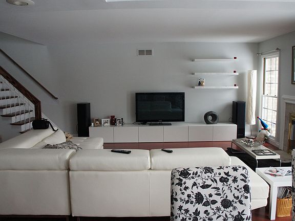 3rd image of 14770 Holly Ct