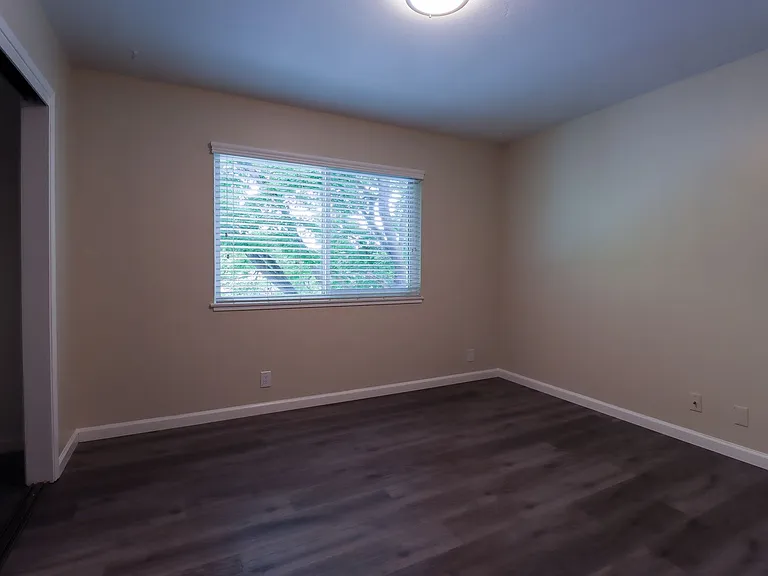 972 College Drive — Photo 15