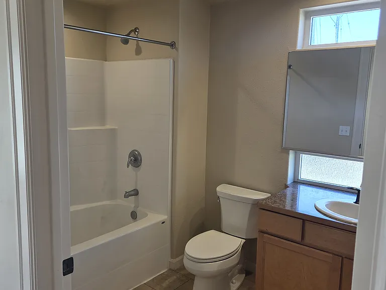 2404 N Ridgeview Ln #1 — Photo 8