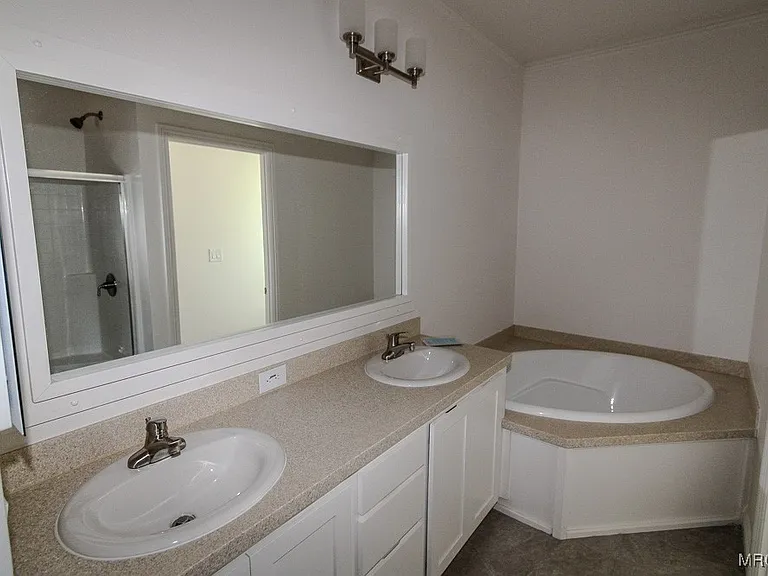 1336 La Crescenta Dr #1 — Photo 16