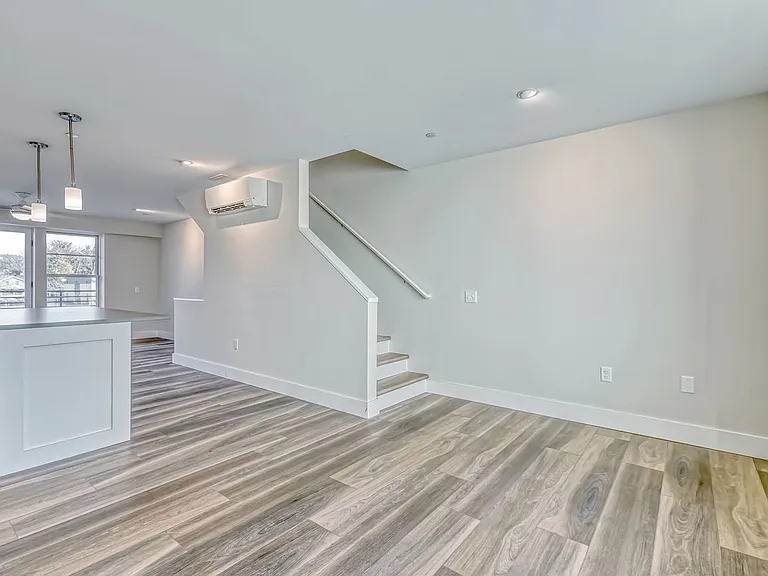 323 Taughannock Blvd — Photo 39
