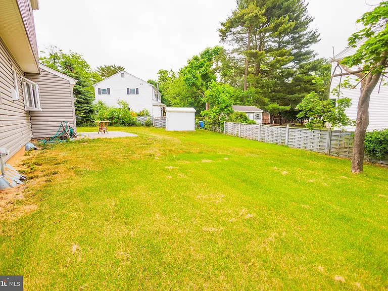 300 Macclelland Ave — Photo 6