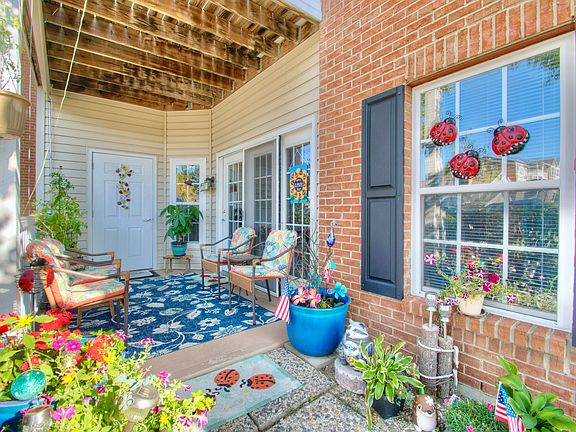 2nd image of 1056 Larkspur Ct #1056