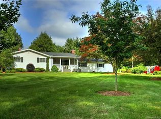 861 Acorn Rd, Orange, CT 06477