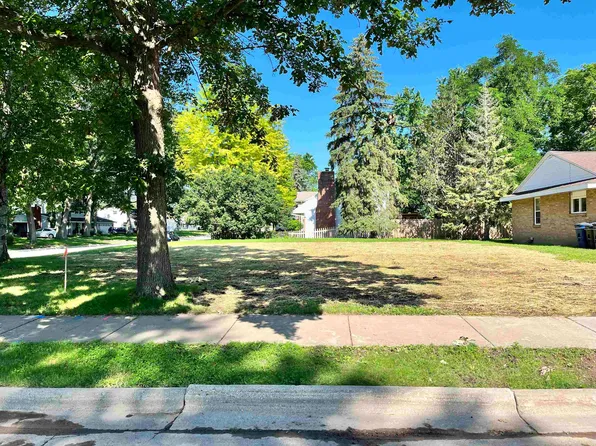 2008 Libal St, Green Bay, WI 54301