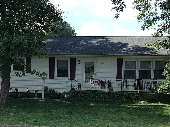 390 Cross St, Urbanna, VA 23175