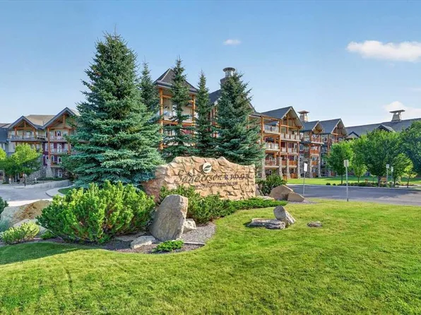 2330 S Fish Creek Blvd SW #2215, Calgary, AB T2Y 0L1