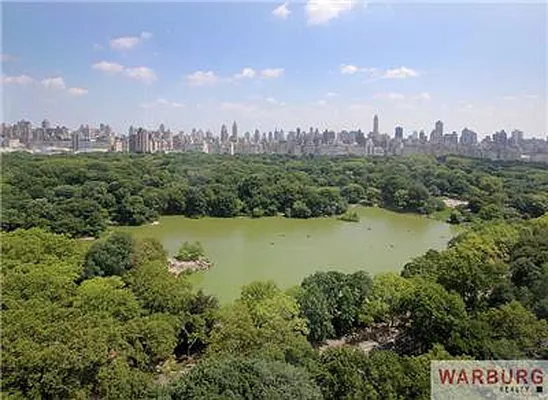 Sold by Warburg | media 17