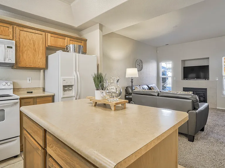 1025 Cheyenne Villas Point — Photo 7