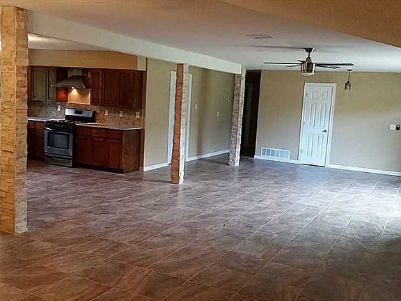 3rd image of 705 Green Cove