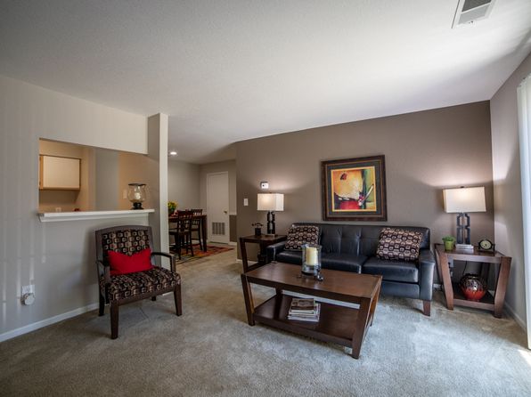 1326 McIntosh Ct #901