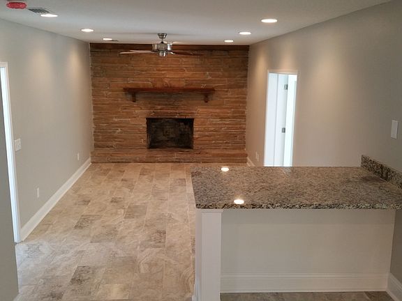 3rd image of 2936 Amellia Dr