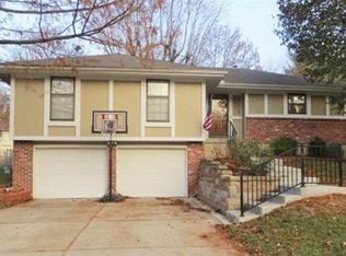 1113 Amesbury Ave, Liberty, MO 64068