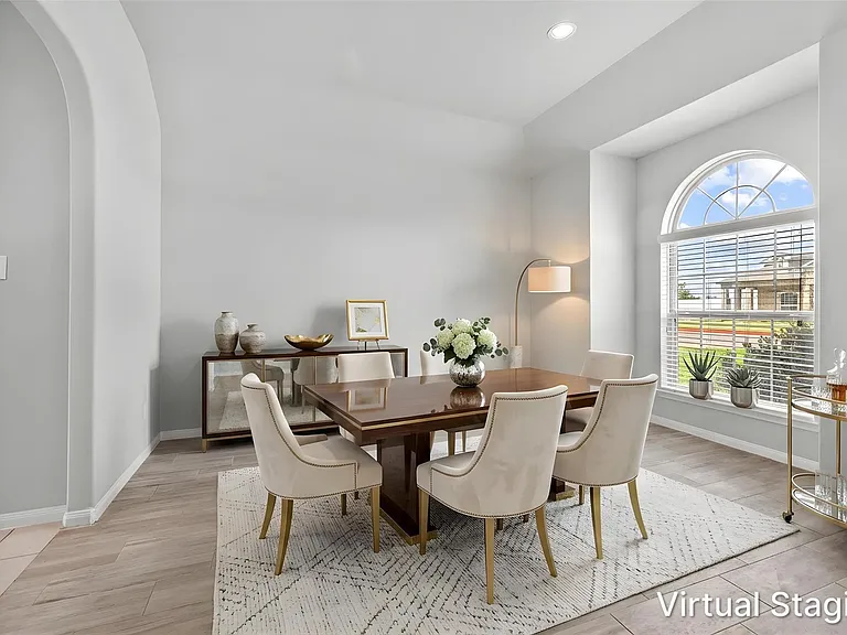 9811 Camellia Gardens Dr — Photo 3