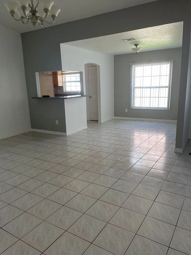 Beautiful 3x2 Home — Photo 4