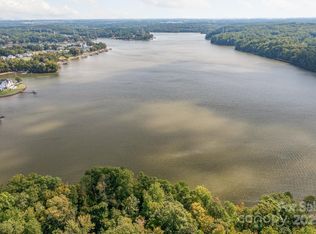 848 Lakeforest Dr #37, Clover, SC 29710