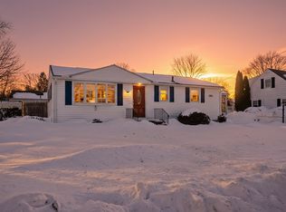 35 Mount Vernon Rd, Chicopee, MA 01013