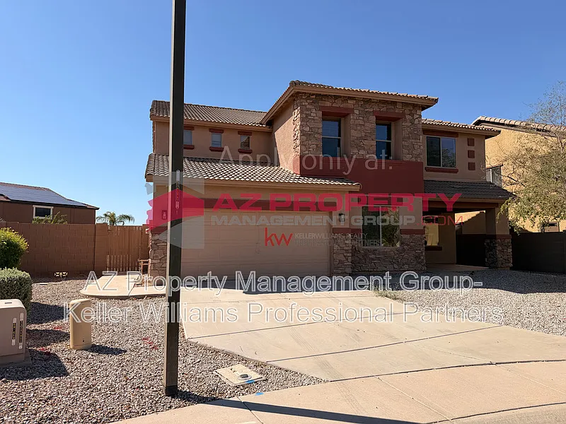 5 bed, 2.5 bath, 3694 sqft, $2,650 — Photo 2