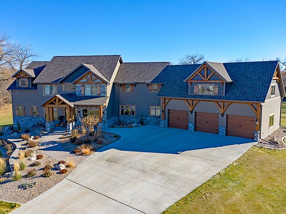 2nd image of 331 Courtney Cir