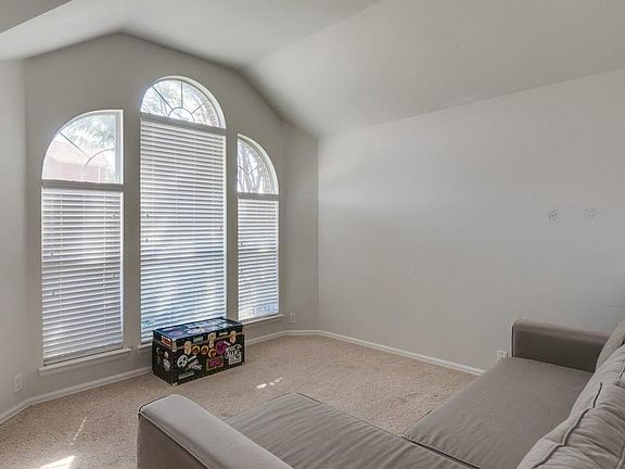 2nd image of 10329 Jaybird Dr