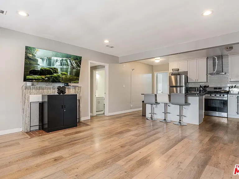 8222 Vanscoy Ave — Photo 2