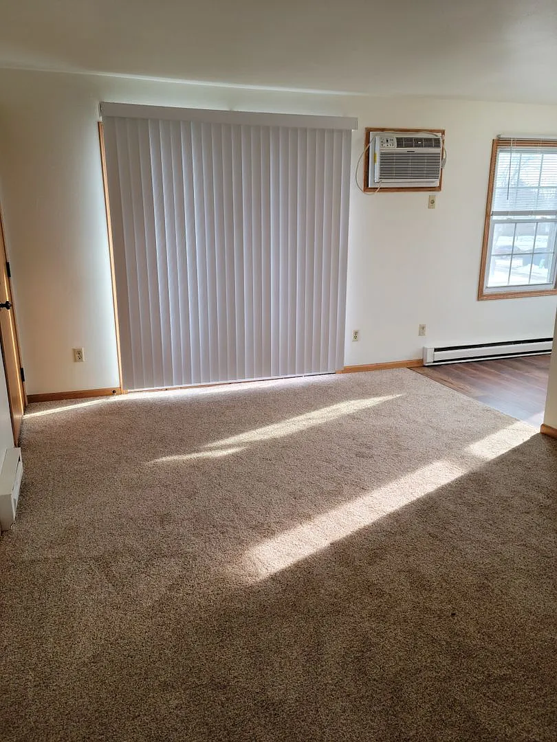 2625 Bowen St. — Photo 4