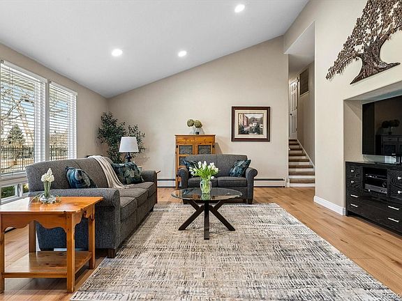 3rd image of 930 Reed Court