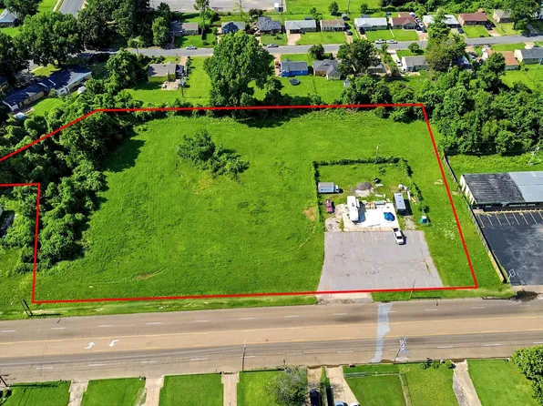 830 W Raines Rd, Memphis, TN 38109