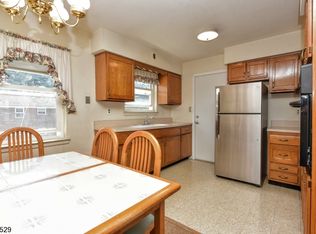 4 Rustic Cir APT D, Montvale, NJ 07645